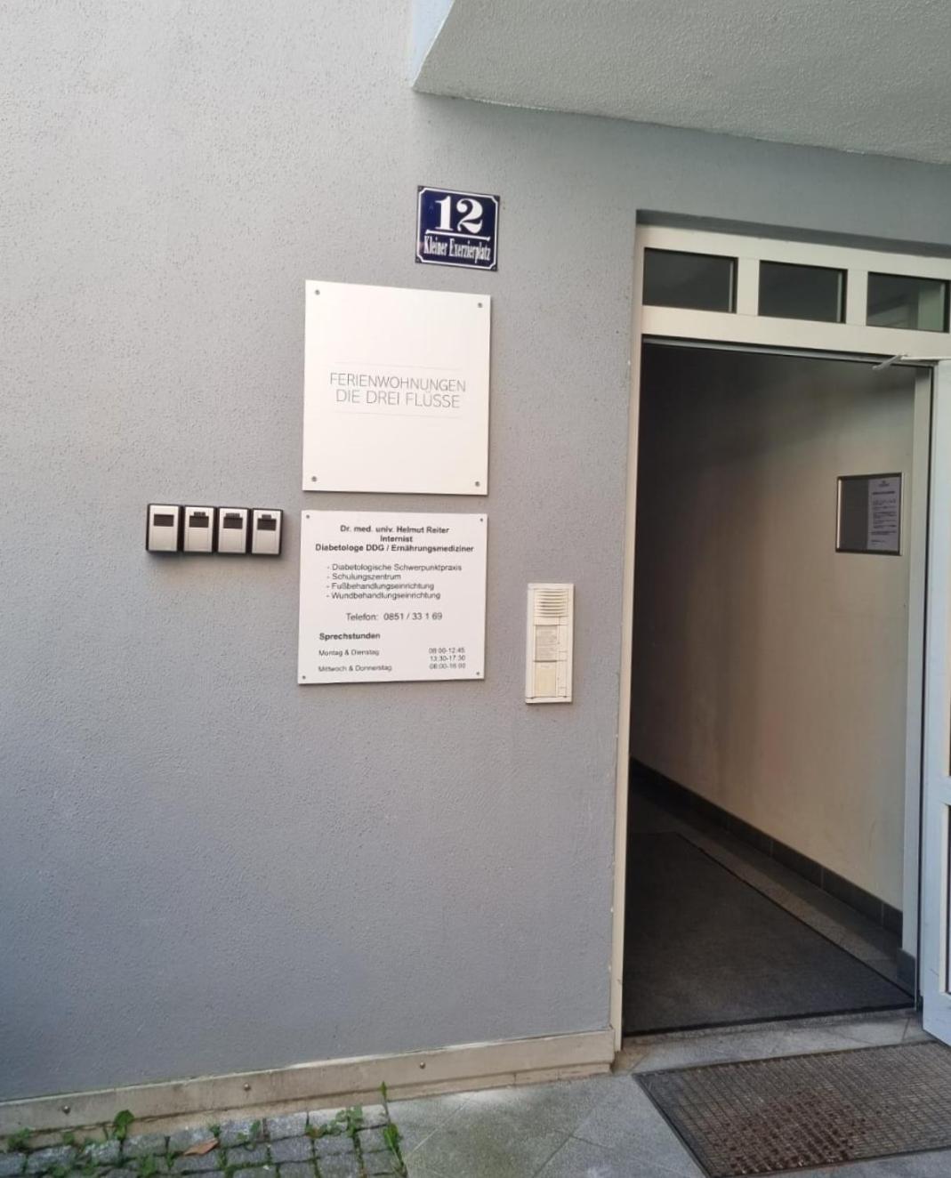 Wohnung Inn - Im Zentrum, Kueche, Parkplatz, Ruhig Gelegen Passau Exterior photo
